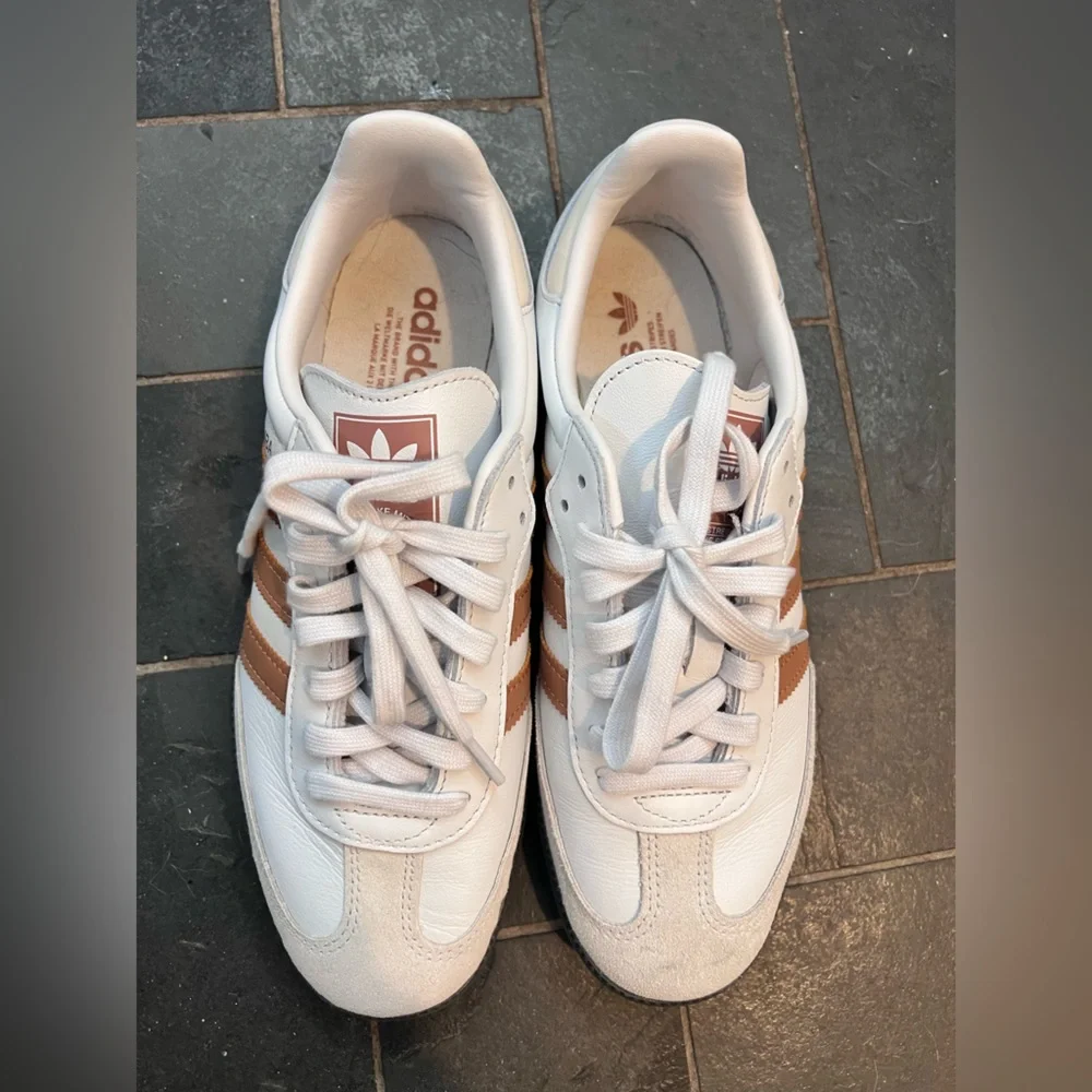 Adidas tan brown white samba sneakers size 9 - Picture 2 of 8